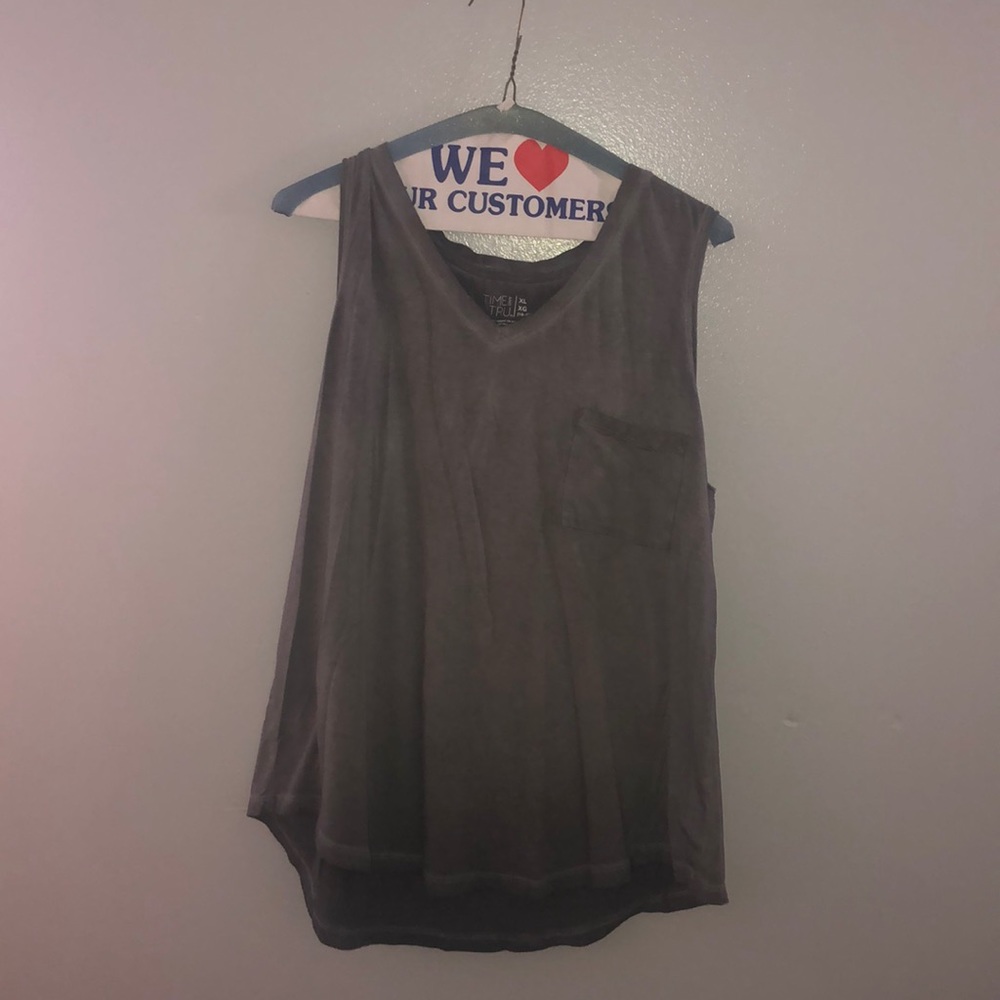 Tank top. Grey.